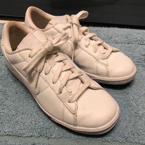 Women’s Classic Nike Sneakers